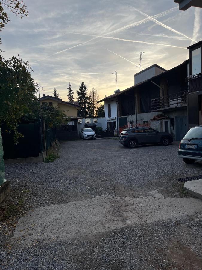 Camera Con Bagno Mirjana Cislago Exterior photo