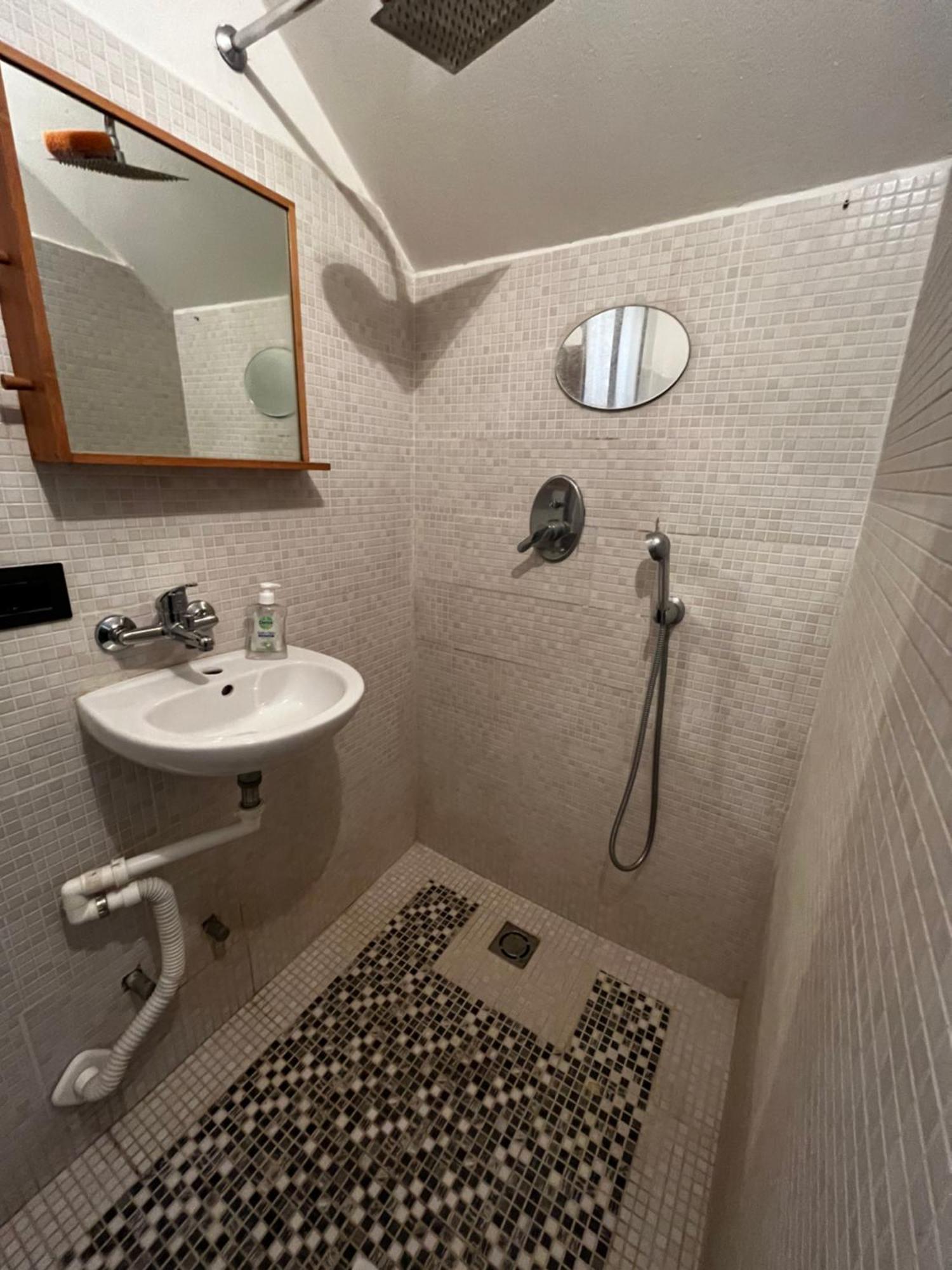 Camera Con Bagno Mirjana Cislago Exterior photo